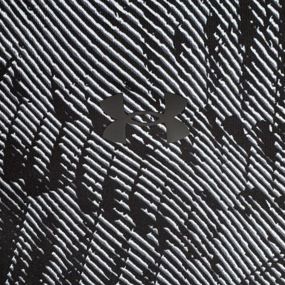 Under Armour The Playoff Men's Polo All Over Design Black Short Sleeve Size XL - Picture 2 of 10